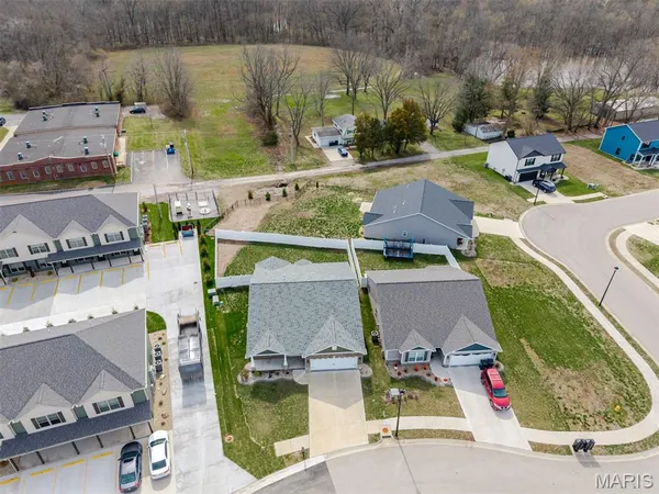 $415,000 | 1420 Mc Kinley Street, Mascoutah, IL 62258