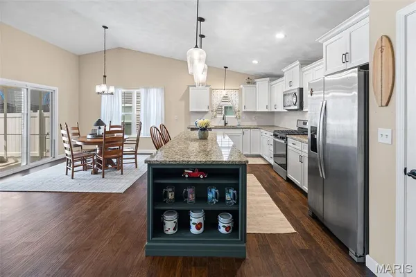 $415,000 | 1420 Mc Kinley Street, Mascoutah, IL 62258