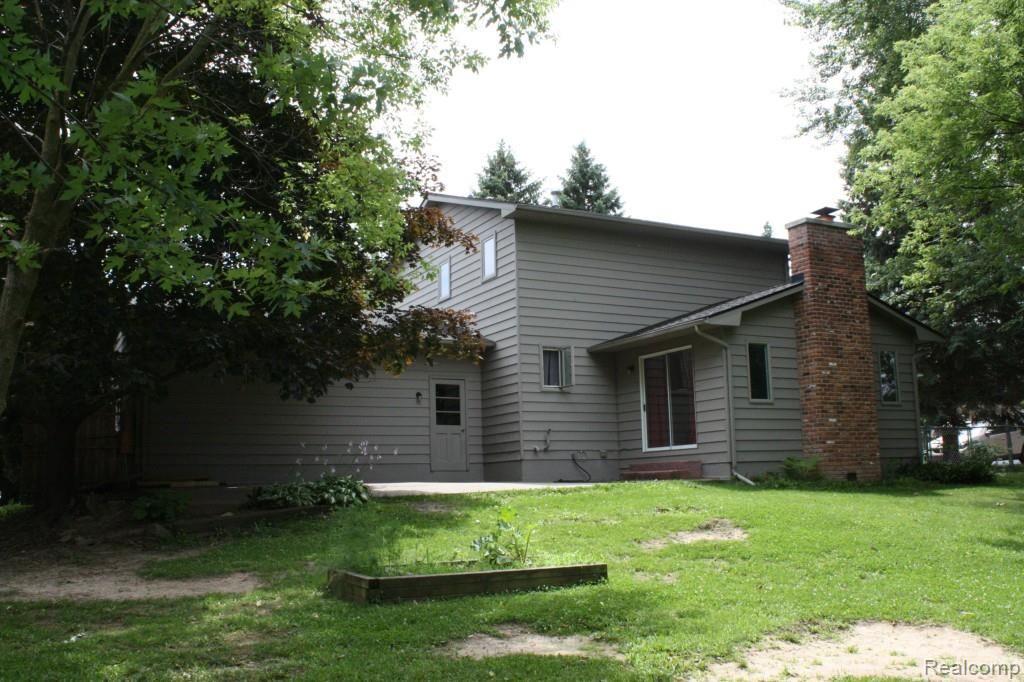 1240 Stonehenge Road Flint, MI 48532 - Photo 3 of 20