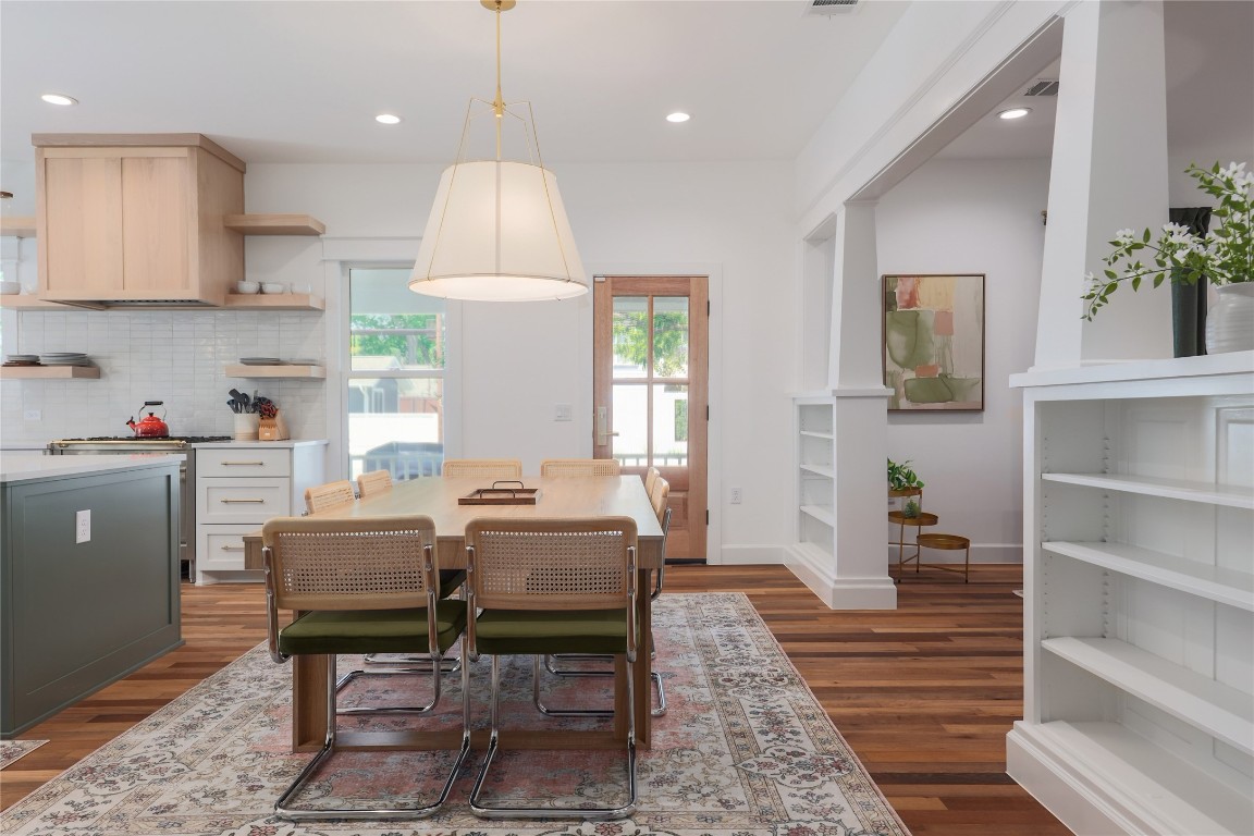 1701 Willow Street Austin, TX 78702 - Photo 14 of 29 Dining area easily fits 8-10 with current furnishings.