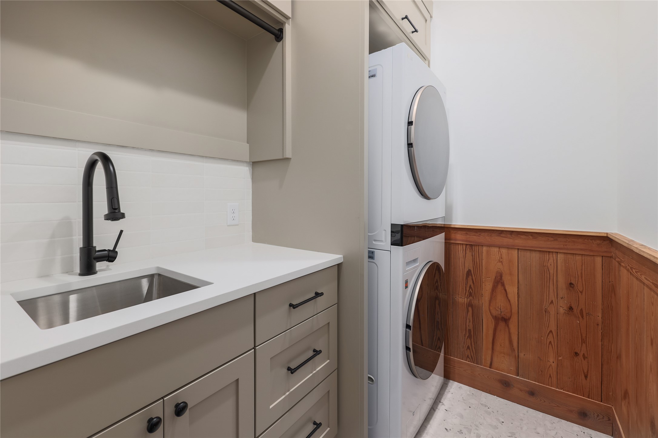 1701 Willow Street Austin, TX 78702 - Photo 29 of 29 a utility room with dryer and washer