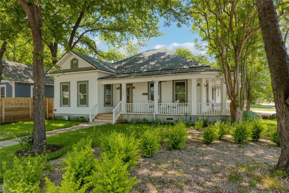 1701 Willow Street Austin, TX 78702 - Photo 8 of 29 Native landscaping is low maintenance and fully irrigated.