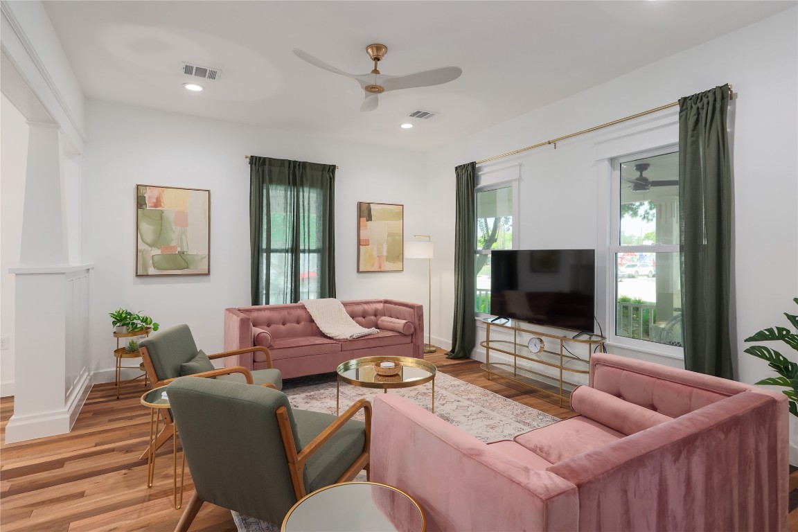 1701 Willow Street Austin, TX 78702 - Photo 10 of 29 Tranquil lounging and gathering living room.