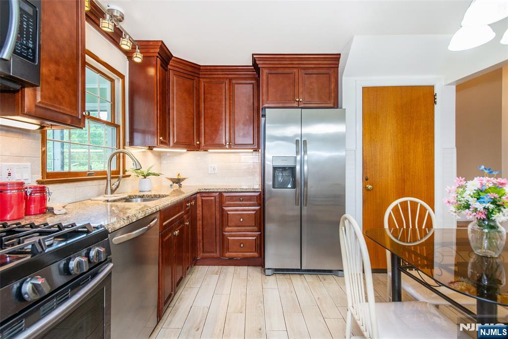 153 Notch Road Clifton, NJ 07013 - Photo 8 of 22 Gallery Image 8