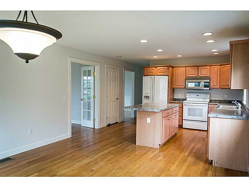 55 Ford Farm Road Tiverton, RI 02878 - Photo 8 of 23 Kitchen.