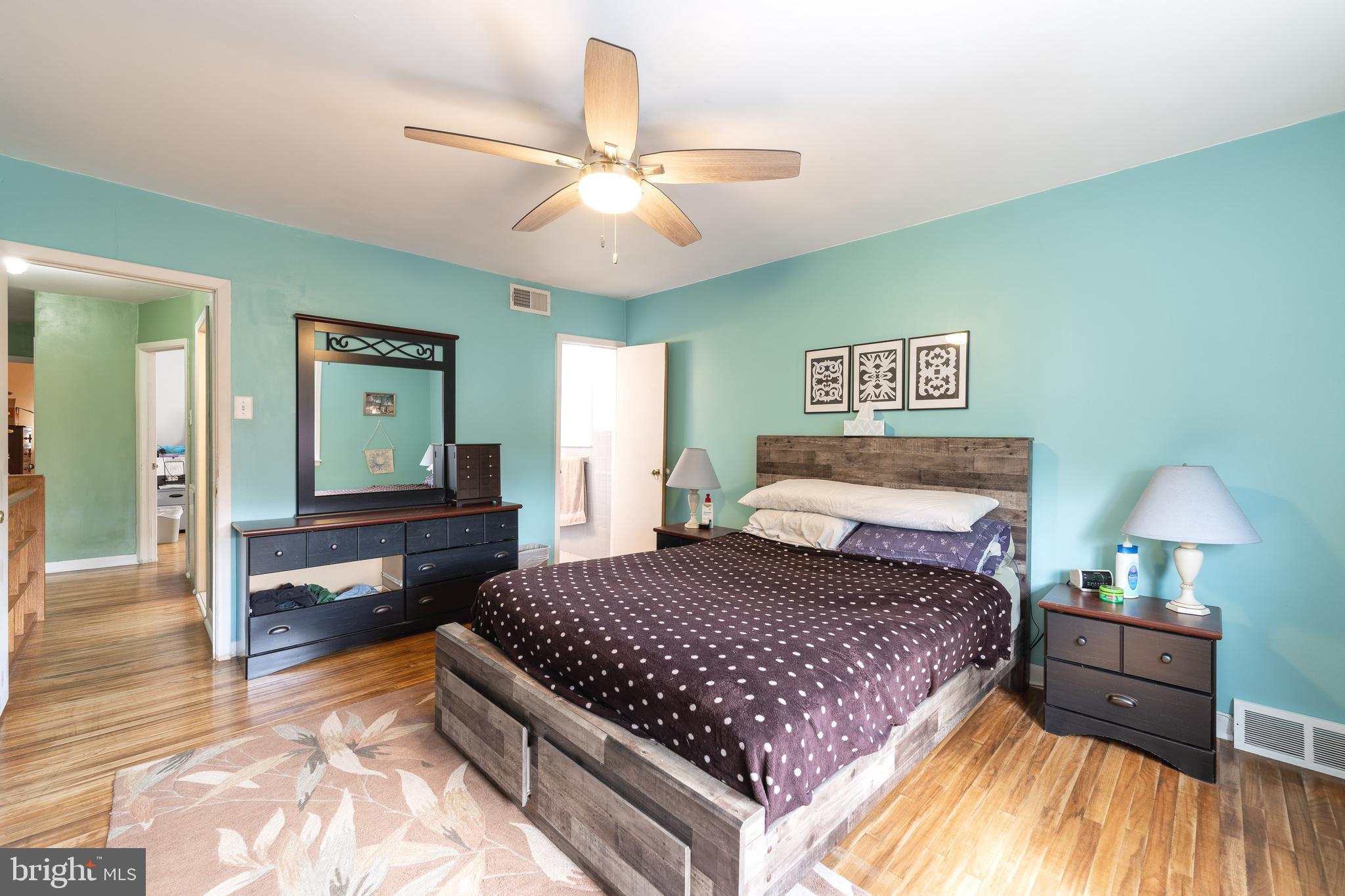 2323 Ripley Street Philadelphia, PA 19152 - Photo 13 of 40 Gallery Image 13