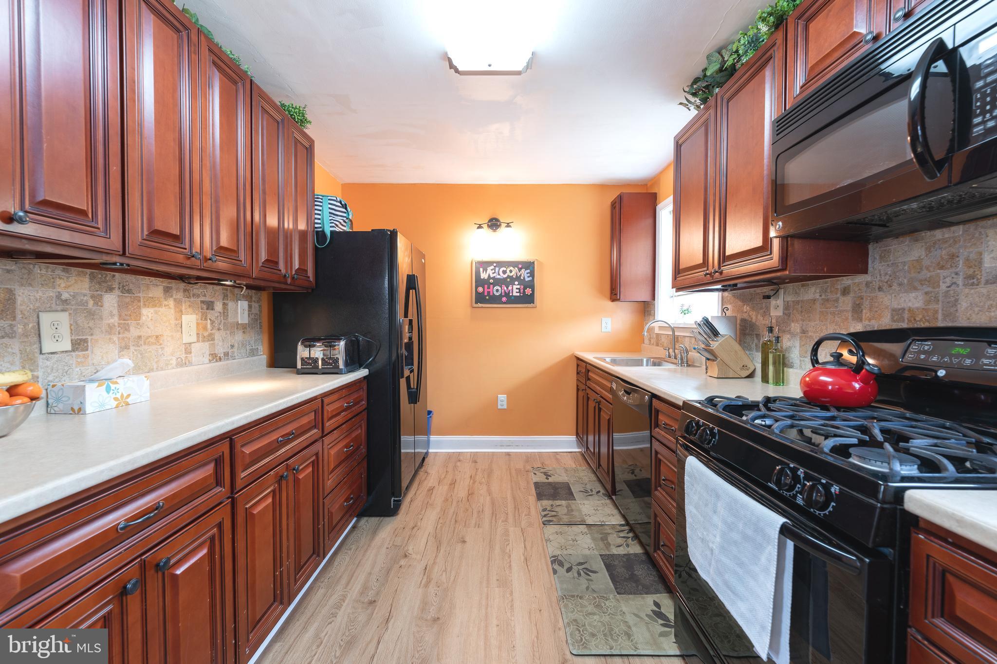 2323 Ripley Street Philadelphia, PA 19152 - Photo 9 of 40 Gallery Image 9
