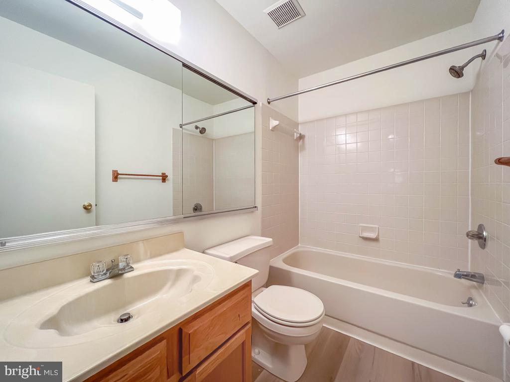 14 Carousel Circle Doylestown, PA 18901 - Photo 26 of 35 a bathroom with a sink mirror toilet and bathtub