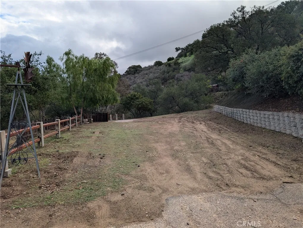 1087 Loma Simi Valley Simi Valley, CA 93063 - Photo 2 of 17 a view of a dry yard with trees