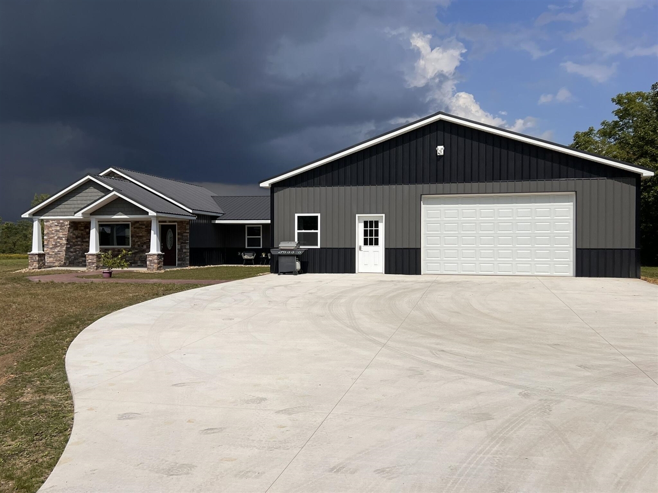4794 Keith Road Hillsdale, MI 49242 - Photo 2 of 38