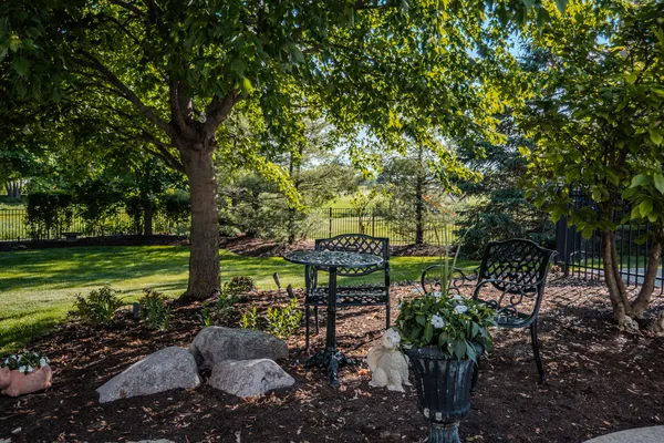 $1,879,000 | 39-w915 Catlin Square, Geneva, IL 60134