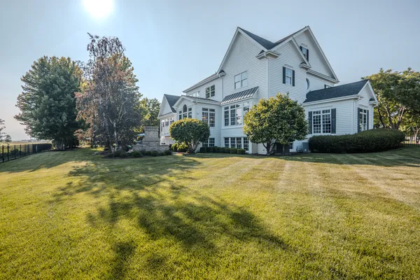 $1,879,000 | 39-w915 Catlin Square, Geneva, IL 60134