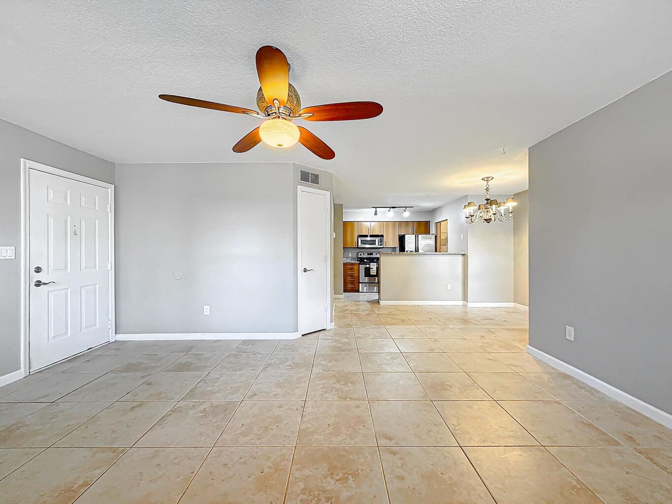1020 Crystal Way, Unit M Delray Beach, FL 33444 - Photo 8 of 22 20250117010413804465000000-o (1)