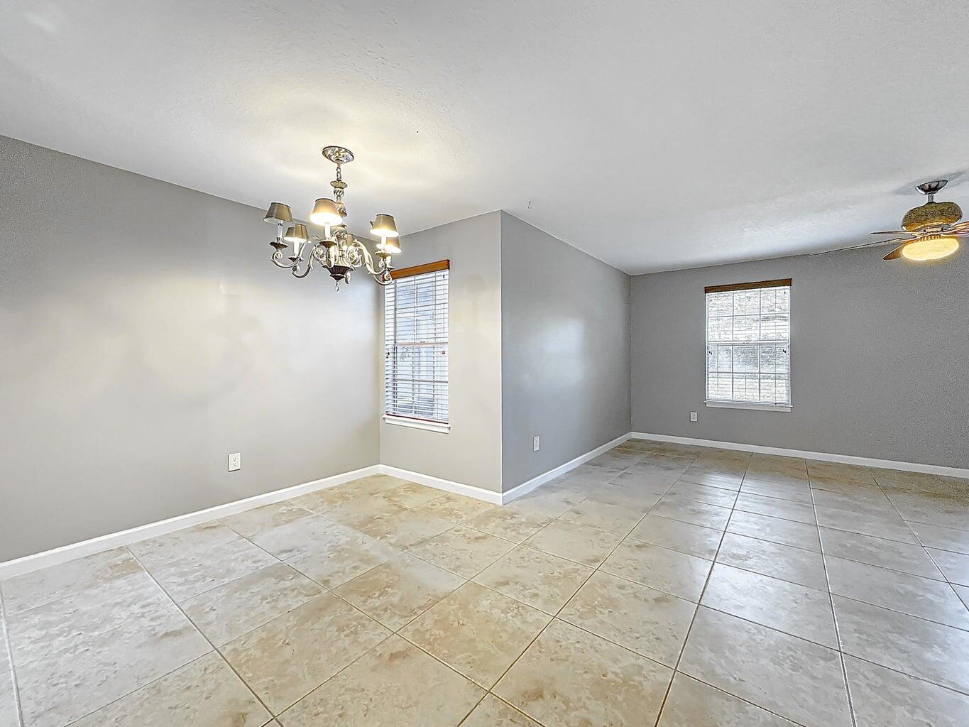 1020 Crystal Way, Unit M Delray Beach, FL 33444 - Photo 9 of 22 20250117010423203260000000-o (1)