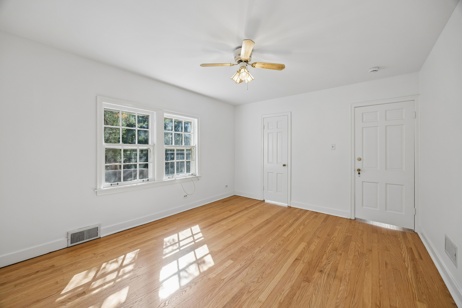 241 Southcote Road Riverside, IL 60546 - Photo 18 of 21 Gallery Image 18
