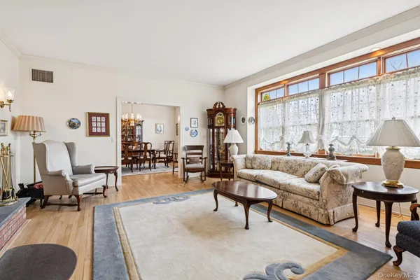 $1,349,999 | 1115 White Eagle Drive, Laurel, NY 11948
