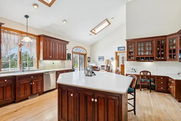 $1,349,999 | 1115 White Eagle Drive, Laurel, NY 11948