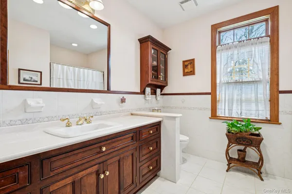 $1,349,999 | 1115 White Eagle Drive, Laurel, NY 11948