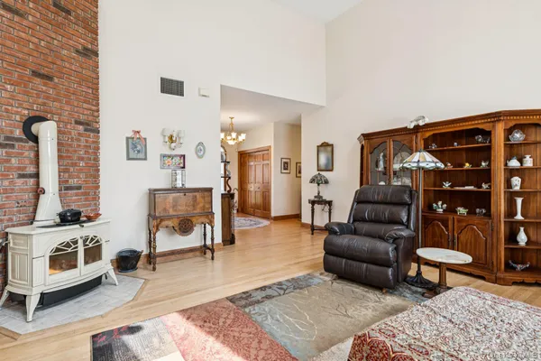 $1,349,999 | 1115 White Eagle Drive, Laurel, NY 11948