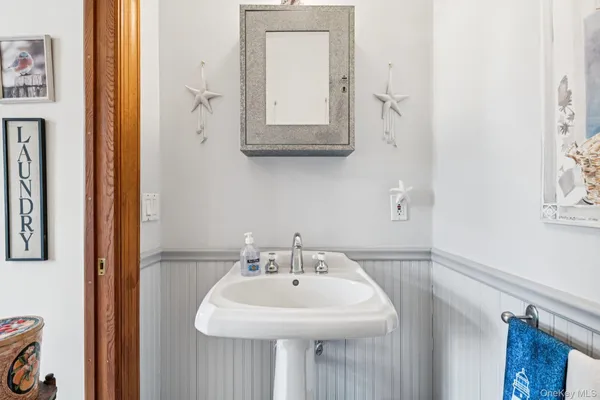 $1,349,999 | 1115 White Eagle Drive, Laurel, NY 11948