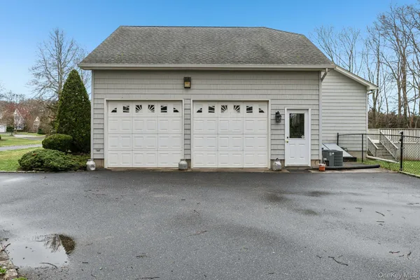 $1,349,999 | 1115 White Eagle Drive, Laurel, NY 11948