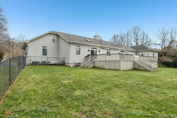 $1,349,999 | 1115 White Eagle Drive, Laurel, NY 11948