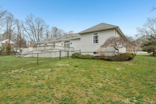 $1,349,999 | 1115 White Eagle Drive, Laurel, NY 11948