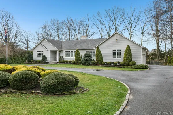 $1,349,999 | 1115 White Eagle Drive, Laurel, NY 11948