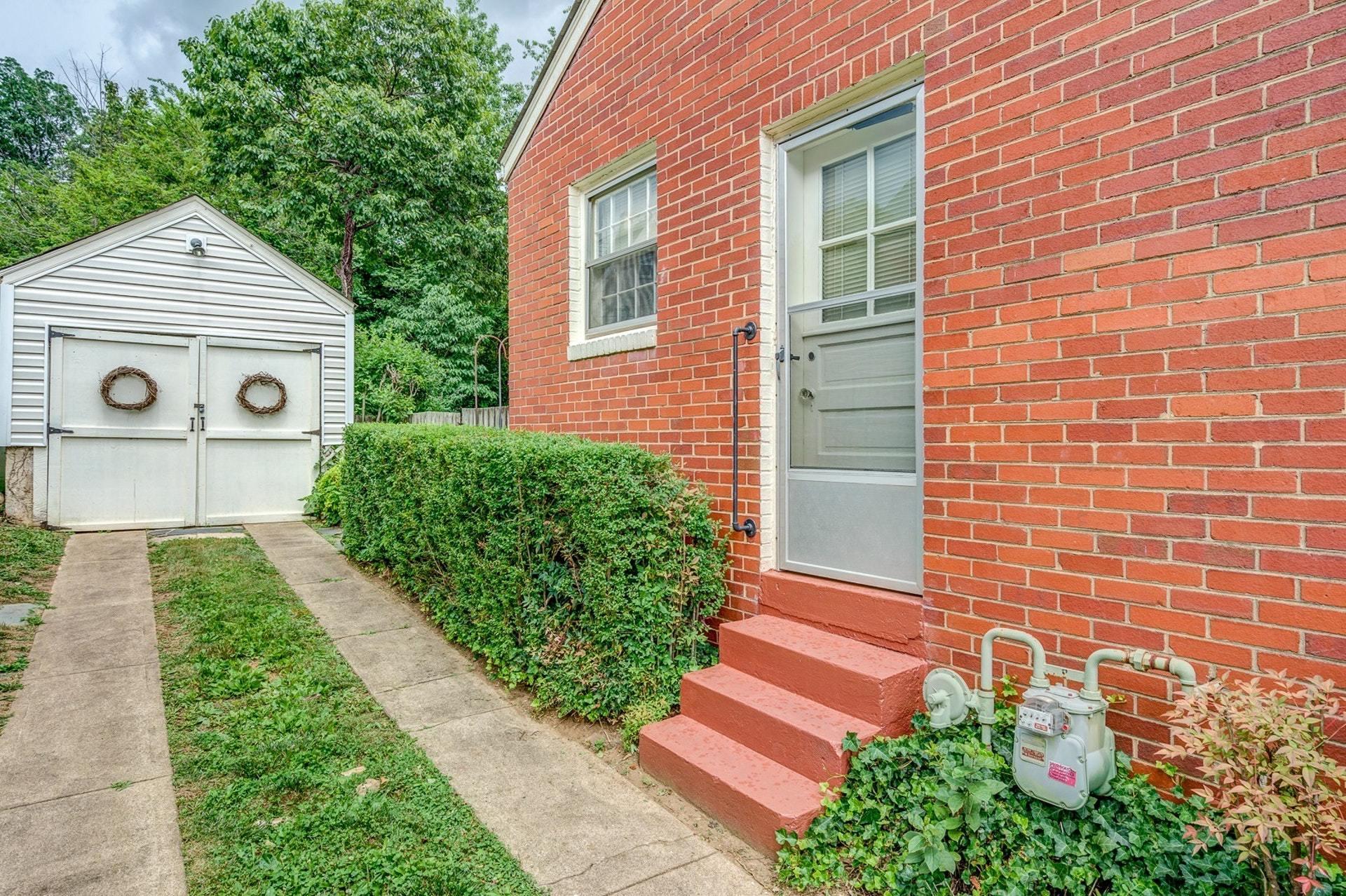 2819 Corbieshaw Road Southwest Roanoke, VA 24015 - Photo 4 of 25 004-319113-2819 Corbieshaw Road Southwes