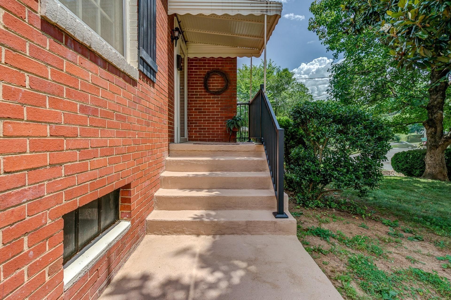 2819 Corbieshaw Road Southwest Roanoke, VA 24015 - Photo 5 of 25 005-319113-2819 Corbieshaw Road Southwes