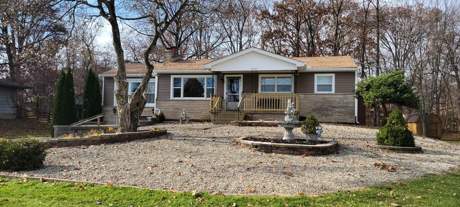 1607 Roosevelt Road Valparaiso, IN 46383 - Photo 2 of 32 1500x675