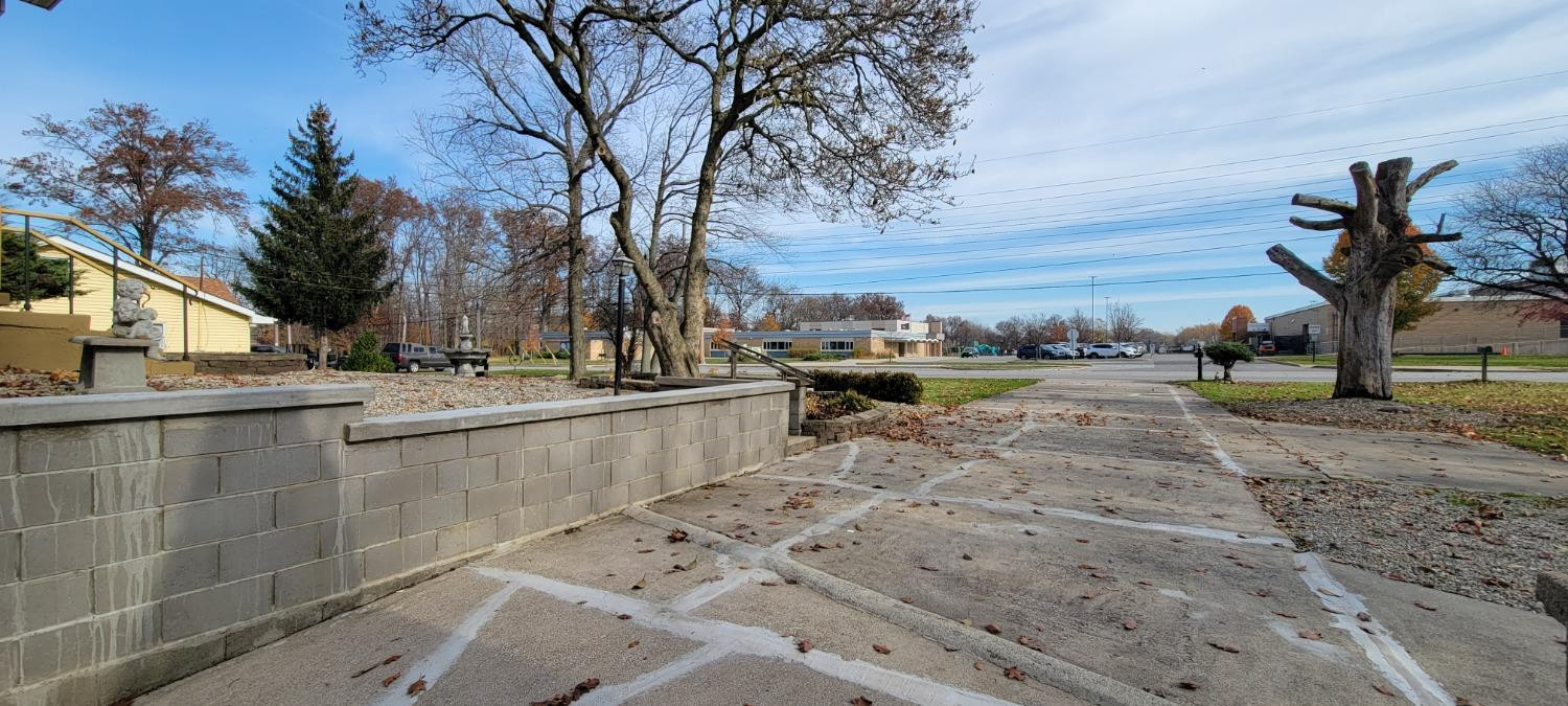 1607 Roosevelt Road Valparaiso, IN 46383 - Photo 5 of 32 1500x675