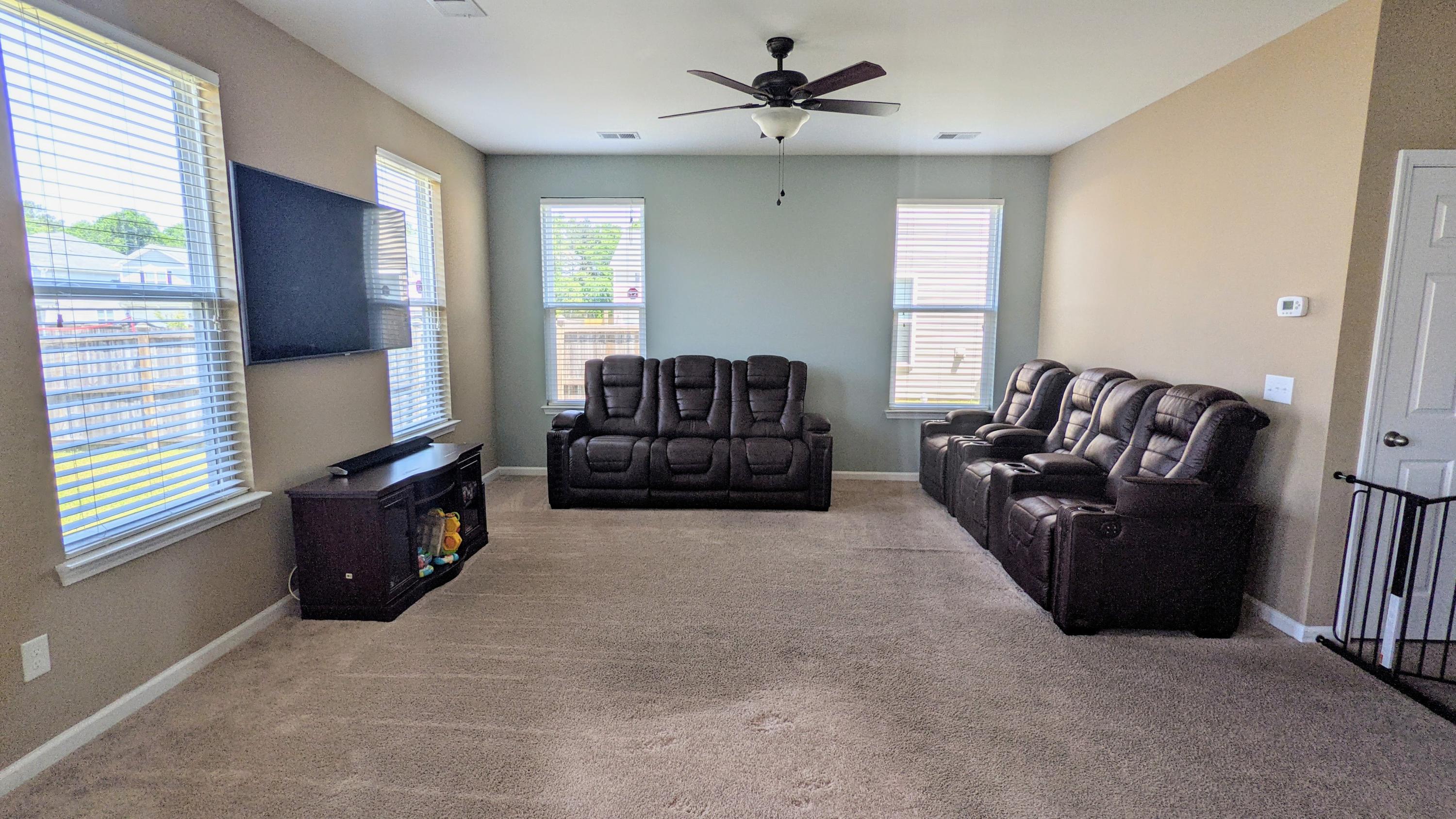 403 Forest Hills Road Summerville, SC 29486 - Photo 5 of 29 Living Room