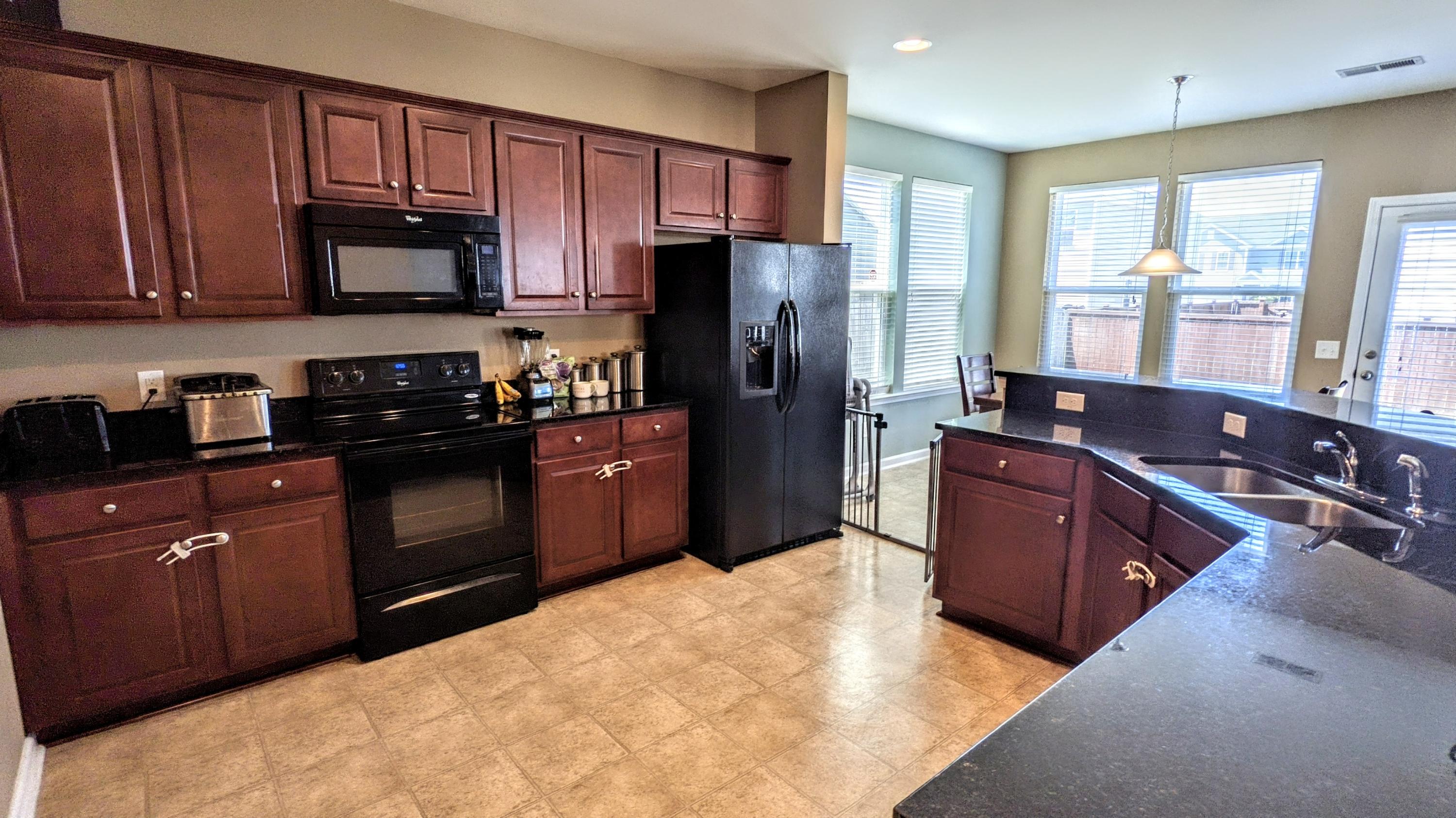 403 Forest Hills Road Summerville, SC 29486 - Photo 7 of 29 Kitchen