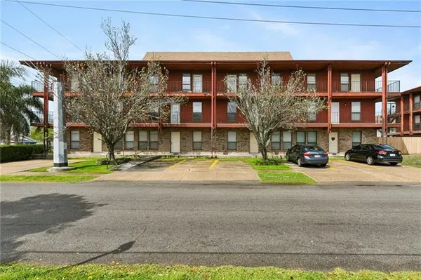 $130,000 | 1444 Carrollton Avenue, Unit 206, Metairie, LA 70005