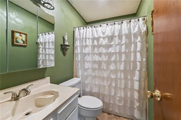 $130,000 | 1444 Carrollton Avenue, Unit 206, Metairie, LA 70005