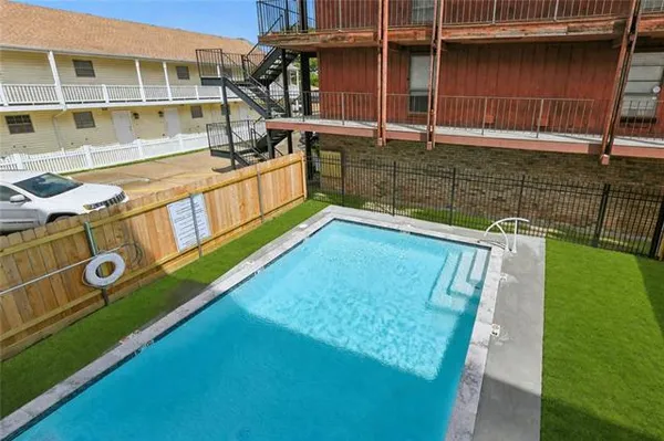 $130,000 | 1444 Carrollton Avenue, Unit 206, Metairie, LA 70005