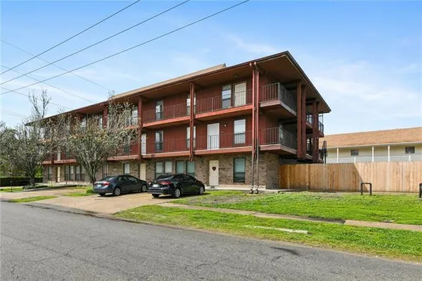 $130,000 | 1444 Carrollton Avenue, Unit 206, Metairie, LA 70005