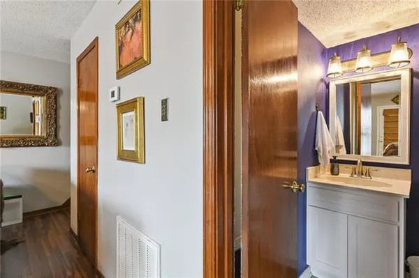 $130,000 | 1444 Carrollton Avenue, Unit 206, Metairie, LA 70005