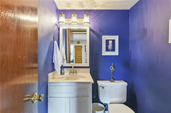 $130,000 | 1444 Carrollton Avenue, Unit 206, Metairie, LA 70005