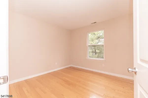 $3,100 | 4 Eagles Nest Lane, Hamburg, NJ 07419