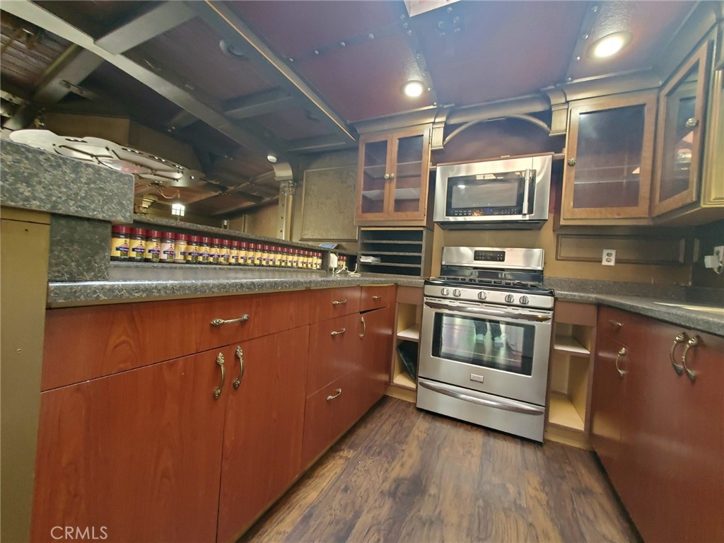 29021 Bouquet Canyon Road, Unit 382 Saugus, CA 91350 - Photo 14 of 27