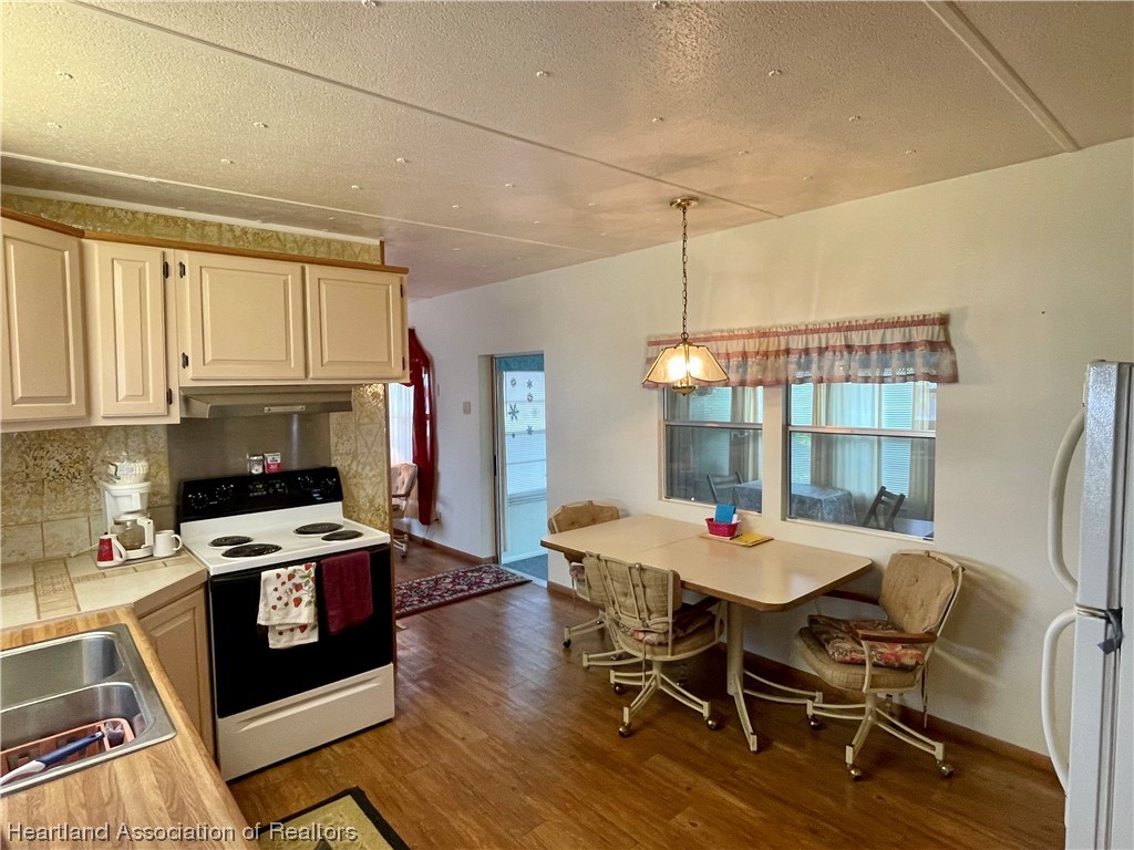 30529 Tiger Tail Road Sebring, FL 33870 - Photo 10 of 26 Gallery Image 10