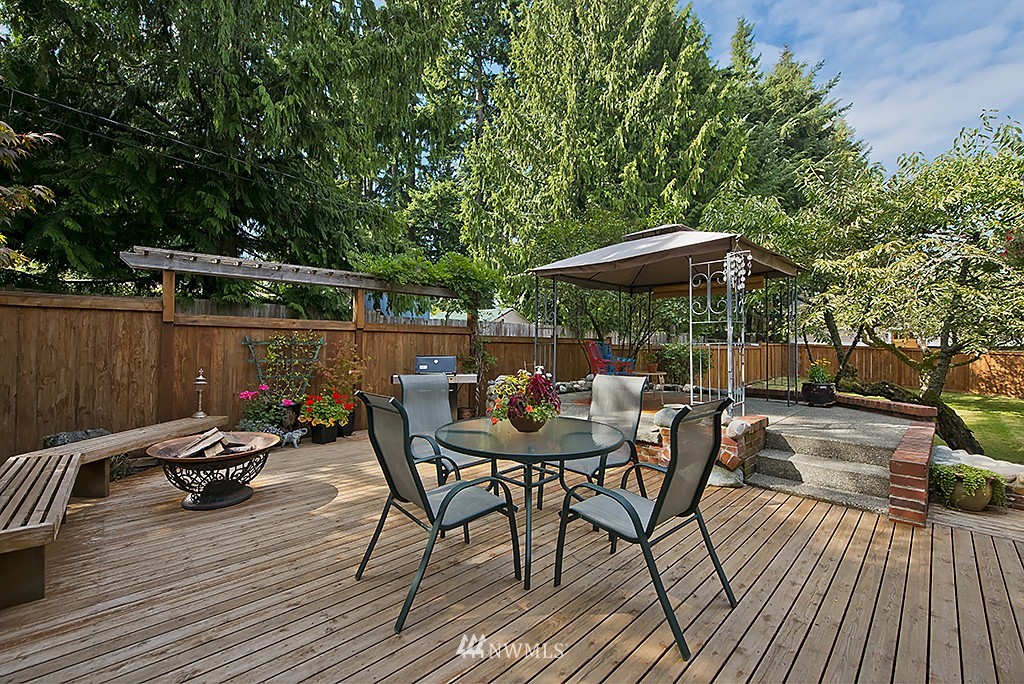 9523 232nd Street Southwest Edmonds, WA 98020 - Photo 15 of 23 Gallery Image 15