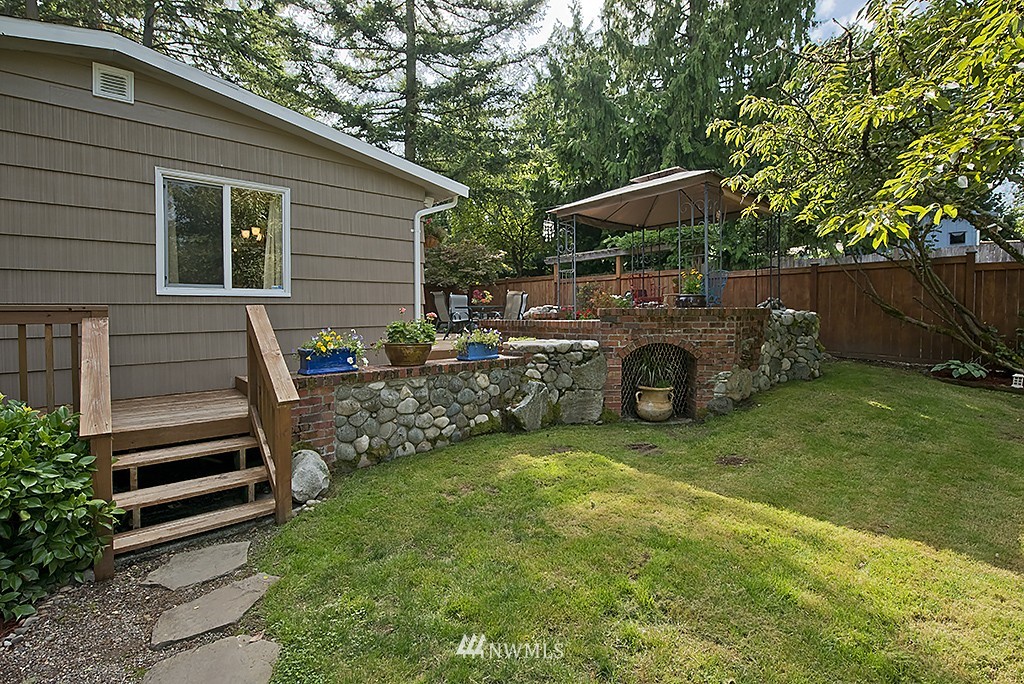 9523 232nd Street Southwest Edmonds, WA 98020 - Photo 17 of 23 Gallery Image 17