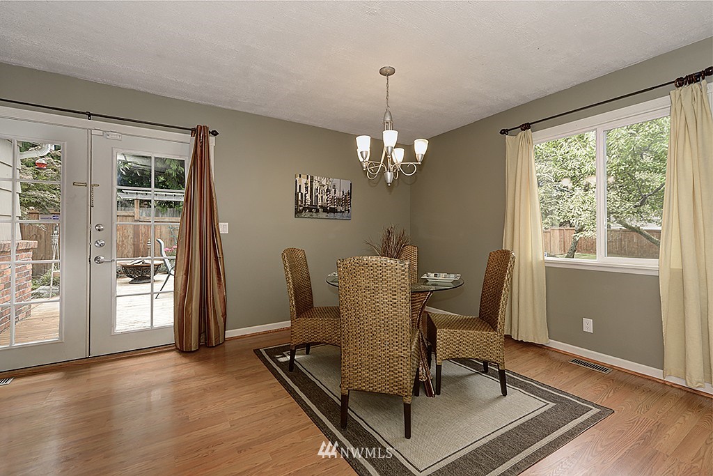 9523 232nd Street Southwest Edmonds, WA 98020 - Photo 7 of 23 Gallery Image 7