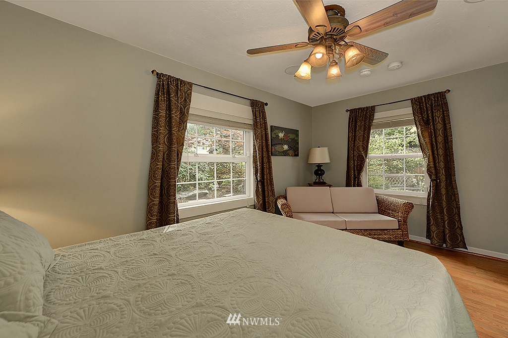 9523 232nd Street Southwest Edmonds, WA 98020 - Photo 9 of 23 Gallery Image 9