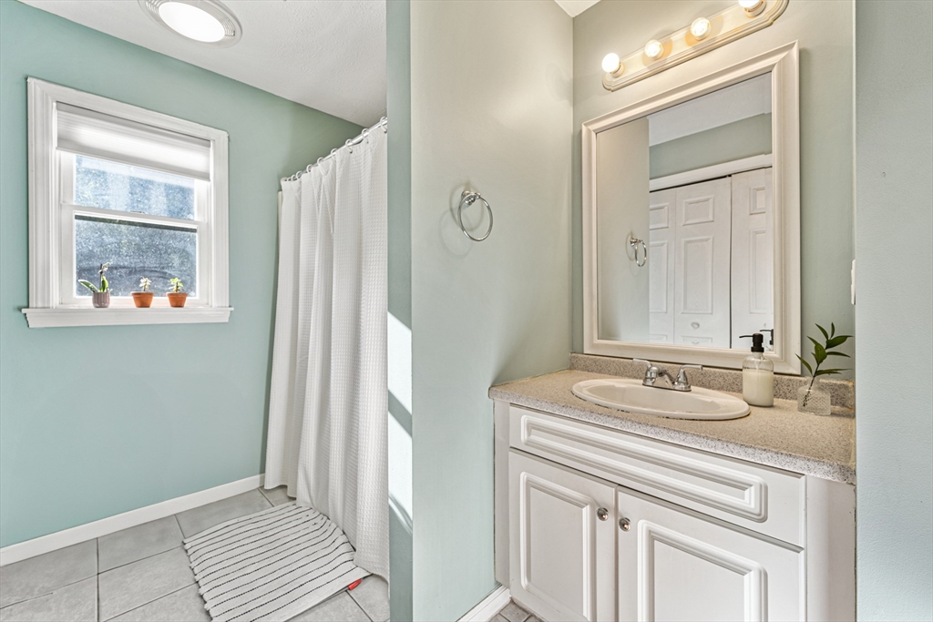 263 Boxford Road Haverhill, MA 01835 - Photo 13 of 41 Gallery Image 13