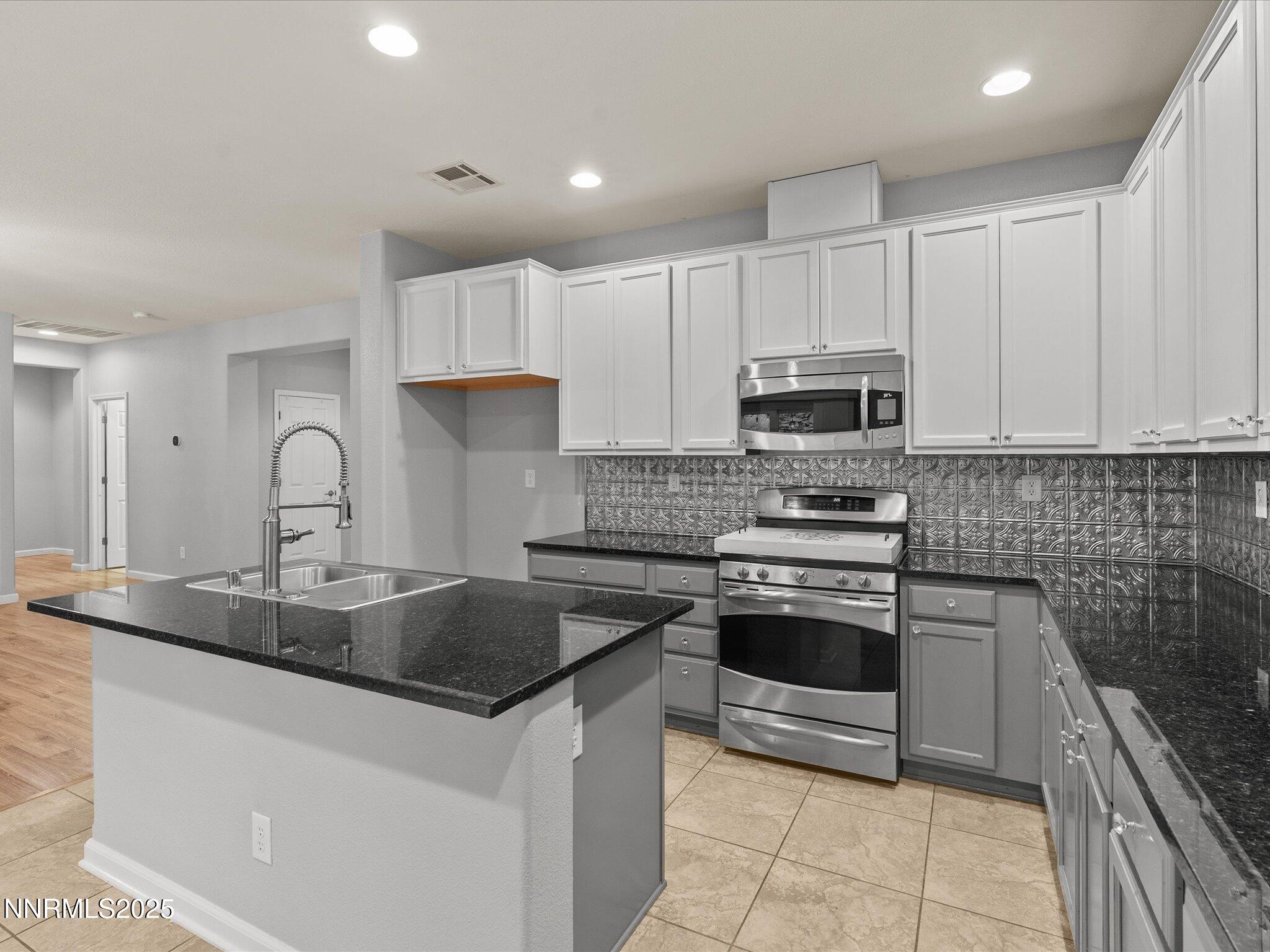 1056 Crown View Drive Reno, NV 89523 - Photo 21 of 61 21-1056 Crown View Dr-120