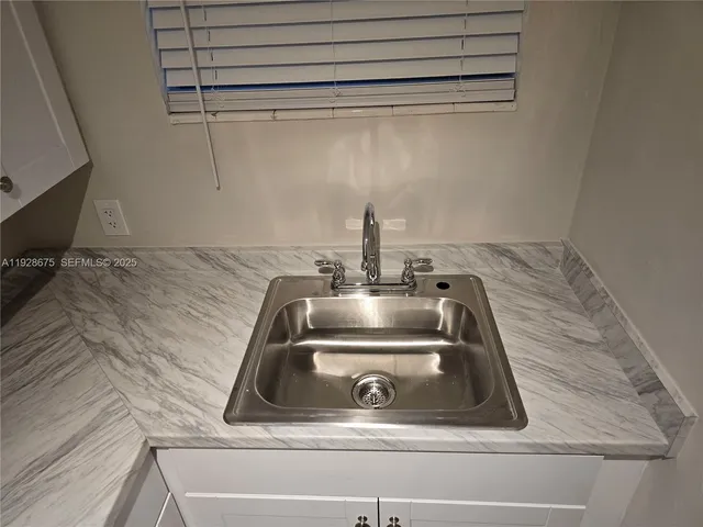 $2,195 | 835 Lenox Avenue, Unit 206, Miami Beach, FL 33139